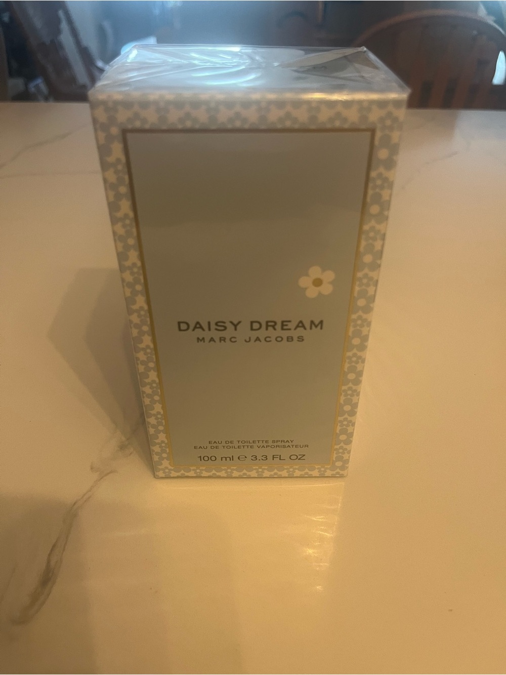 Daisy Dream by Marc Jacobs Eau de Toilette Box - Light Blue/White